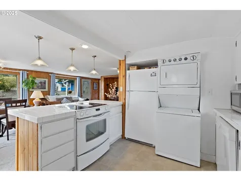 1736 NE 11th Street Lincoln City OR 97367