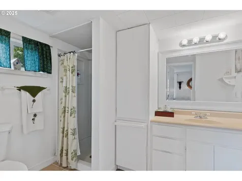 1736 NE 11th Street Lincoln City OR 97367