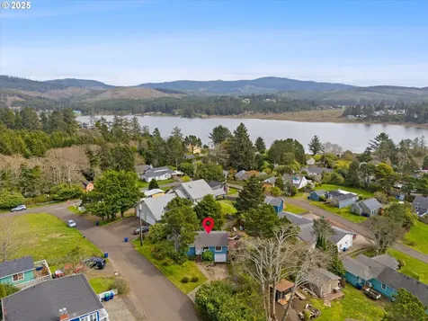 1736 NE 11th Street Lincoln City OR 97367