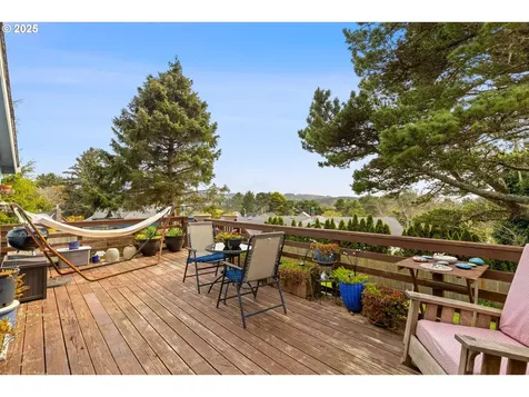 1736 NE 11th Street Lincoln City OR 97367
