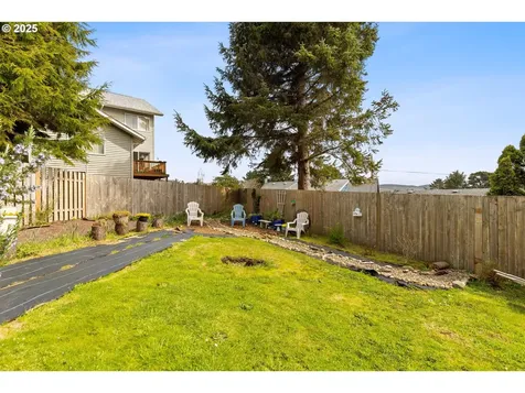 1736 NE 11th Street Lincoln City OR 97367