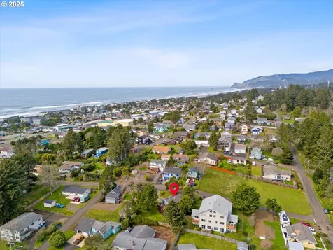 1736 NE 11th Street Lincoln City OR 97367