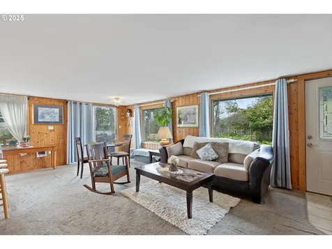 1736 NE 11th Street Lincoln City OR 97367