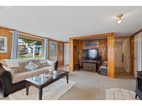 1736 NE 11th Street Lincoln City OR 97367