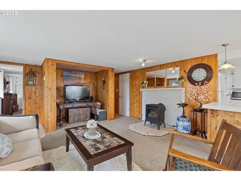 1736 NE 11th Street Lincoln City OR 97367