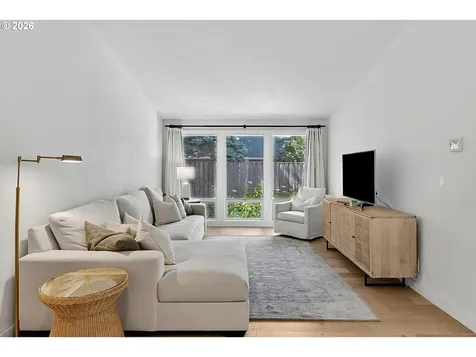 1633 Holly Avenue Eugene OR 97408