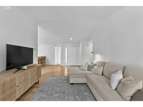1633 Holly Avenue Eugene OR 97408