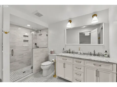 1633 Holly Avenue Eugene OR 97408
