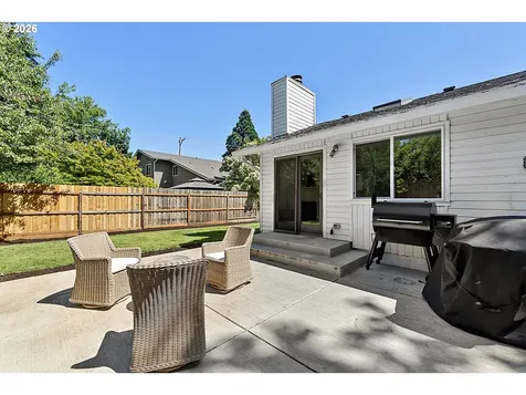 1633 Holly Avenue Eugene OR 97408
