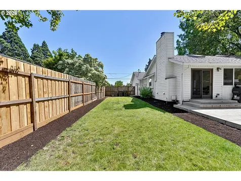 1633 Holly Avenue Eugene OR 97408