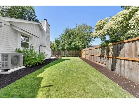 1633 Holly Avenue Eugene OR 97408