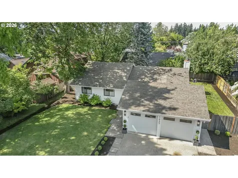 1633 Holly Avenue Eugene OR 97408