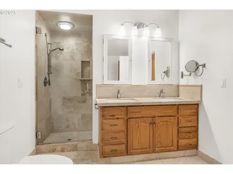 7867 SW Whitfurrows Court Portland OR 97224