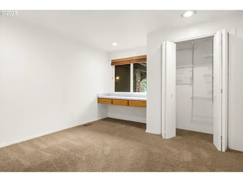 7867 SW Whitfurrows Court Portland OR 97224