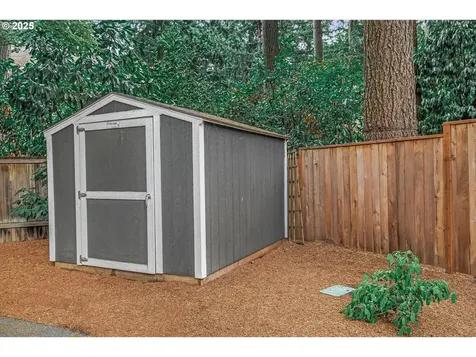 7867 SW Whitfurrows Court Portland OR 97224