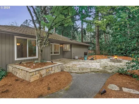 7867 SW Whitfurrows Court Portland OR 97224