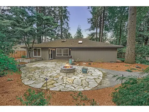 7867 SW Whitfurrows Court Portland OR 97224