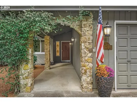 7867 SW Whitfurrows Court Portland OR 97224