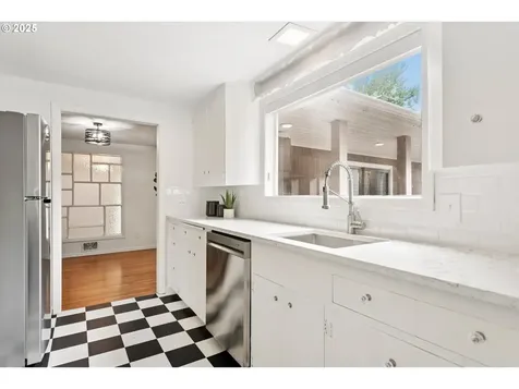 10914 SW 64th Avenue Portland OR 97219