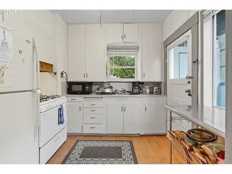4215 SE 33rd Place Portland OR 97202