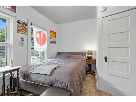 4215 SE 33rd Place Portland OR 97202
