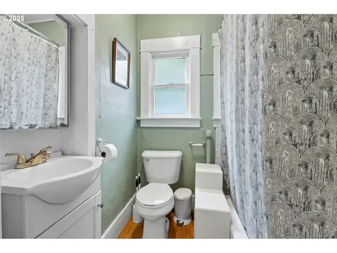 4215 SE 33rd Place Portland OR 97202