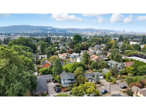 4215 SE 33rd Place Portland OR 97202