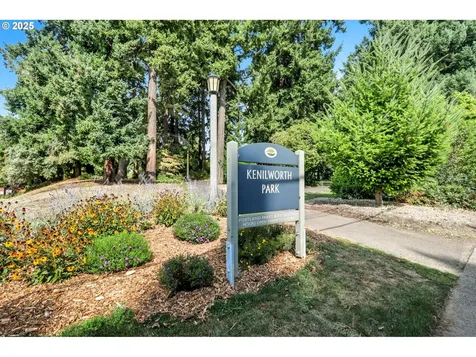 4215 SE 33rd Place Portland OR 97202