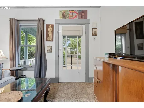 4215 SE 33rd Place Portland OR 97202