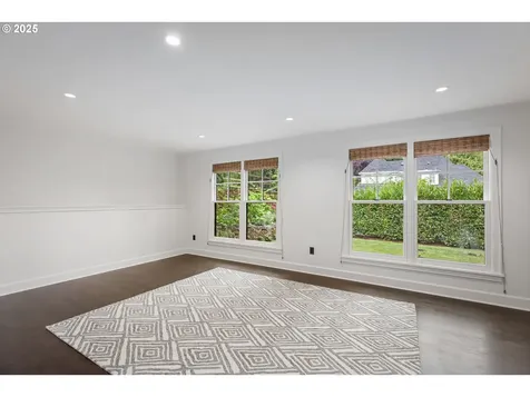 2805 SW Roswell Avenue Portland OR 97201