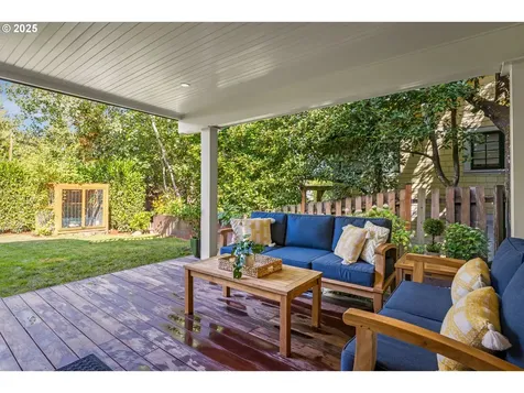 2805 SW Roswell Avenue Portland OR 97201