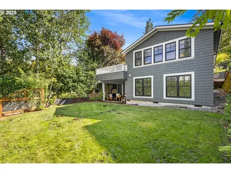 2805 SW Roswell Avenue Portland OR 97201