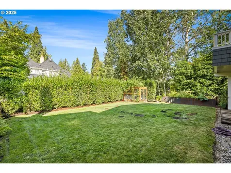 2805 SW Roswell Avenue Portland OR 97201