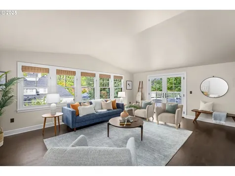 2805 SW Roswell Avenue Portland OR 97201
