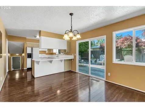 17325 NE Irving Street Portland OR 97230