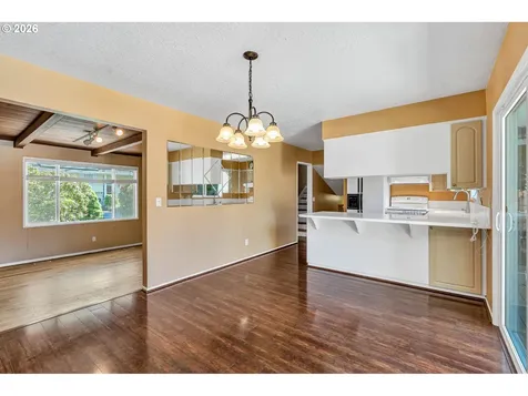 17325 NE Irving Street Portland OR 97230