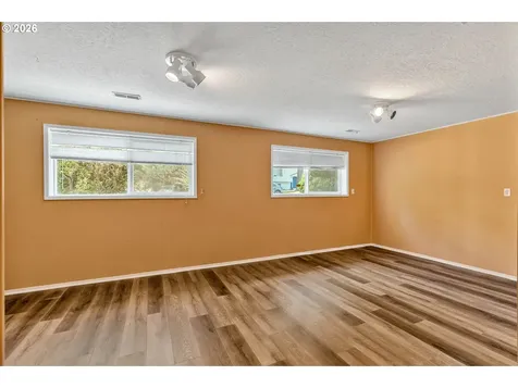 17325 NE Irving Street Portland OR 97230