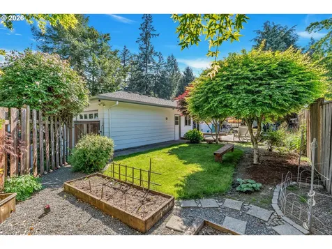 17325 NE Irving Street Portland OR 97230