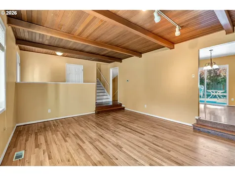 17325 NE Irving Street Portland OR 97230