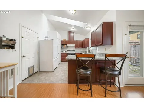 2102 S 8th Street Cottage Grove OR 97424