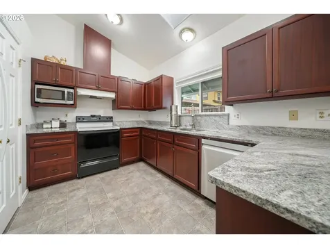 2102 S 8th Street Cottage Grove OR 97424