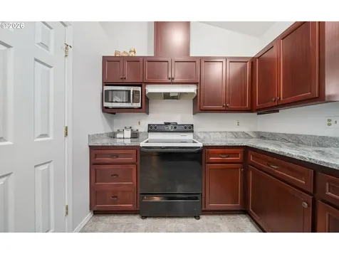 2102 S 8th Street Cottage Grove OR 97424
