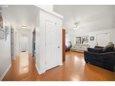 2102 S 8th Street Cottage Grove OR 97424
