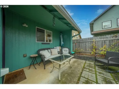2102 S 8th Street Cottage Grove OR 97424