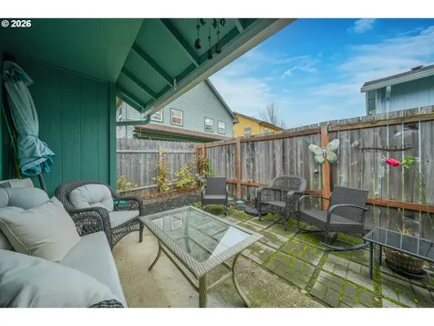 2102 S 8th Street Cottage Grove OR 97424