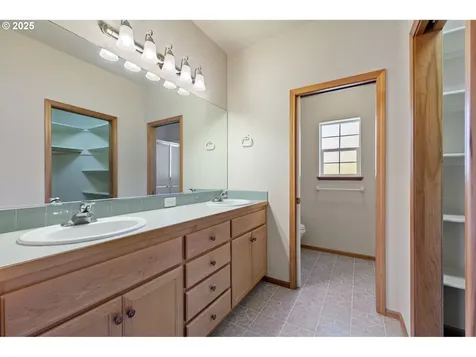 479 Taz Lane Eugene OR 97404