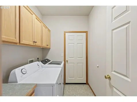 479 Taz Lane Eugene OR 97404
