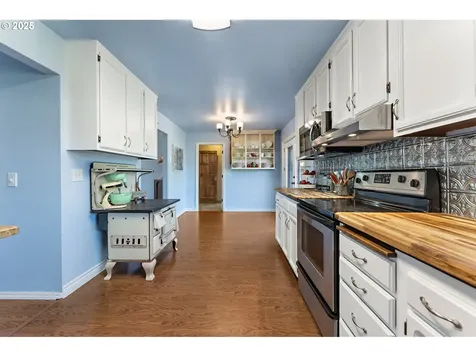 9708 NW 9th Avenue Vancouver WA 98665
