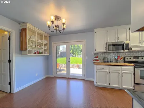 9708 NW 9th Avenue Vancouver WA 98665