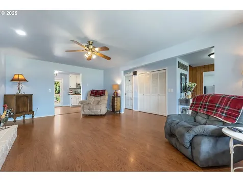 9708 NW 9th Avenue Vancouver WA 98665